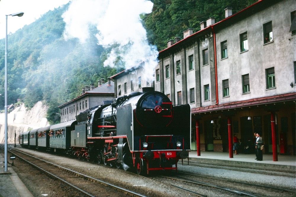 JZ 2-8-2 at Zidani Most.