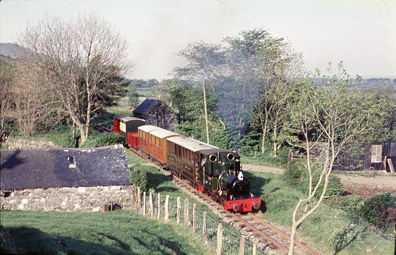 Dolgoch leaving Brynglas.
