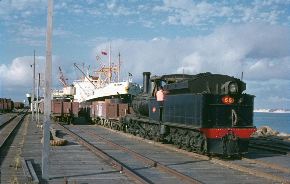 Class G No 55 shunting kibbles of Ilmenite sand for M.V. Ajana 1962