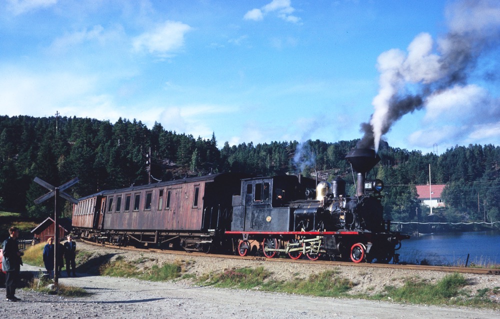 On the curve by the Fjord
